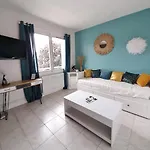 Centre - La A 1 Minute Apartment *